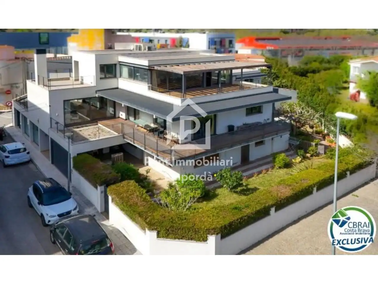 Casa amb jardí en venda a Calle Nuria
