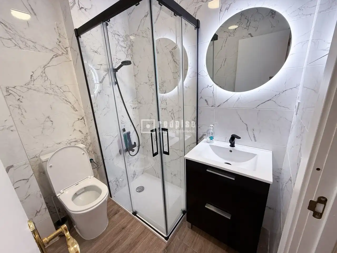Baño de Piso en venta en Valencia con Amueblado y Alarma