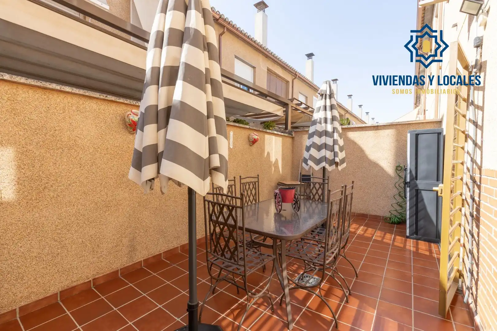 Terrassa de Casa adosada en venda en Armilla amb Calefacció