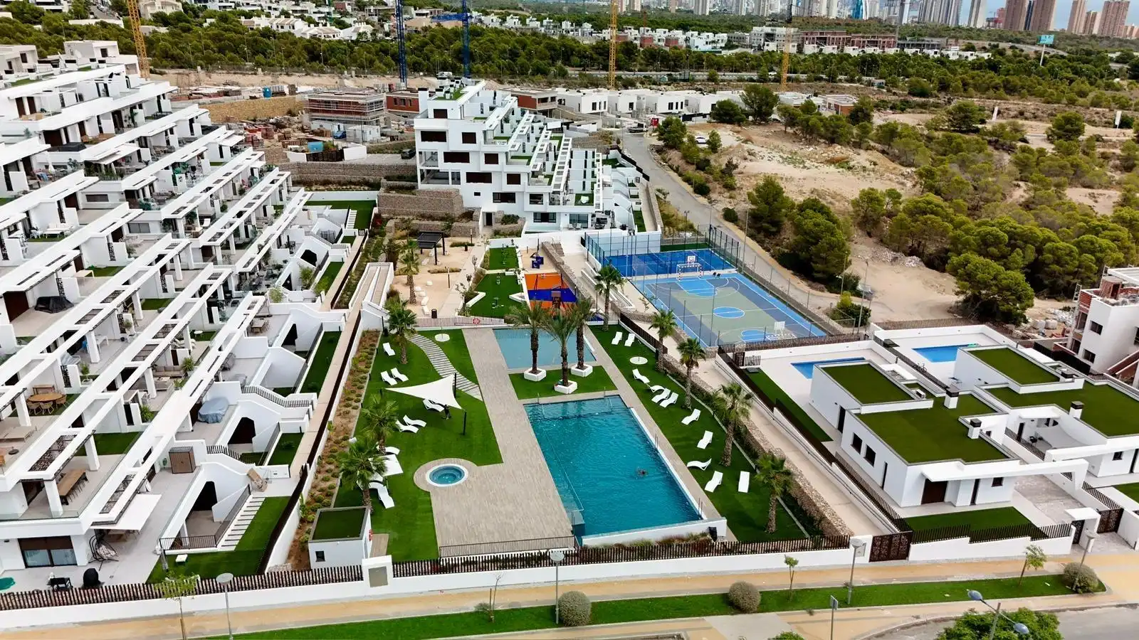 Vista exterior de Apartament de lloguer en Finestrat amb Aire condicionat, Jardí privat i Terrassa