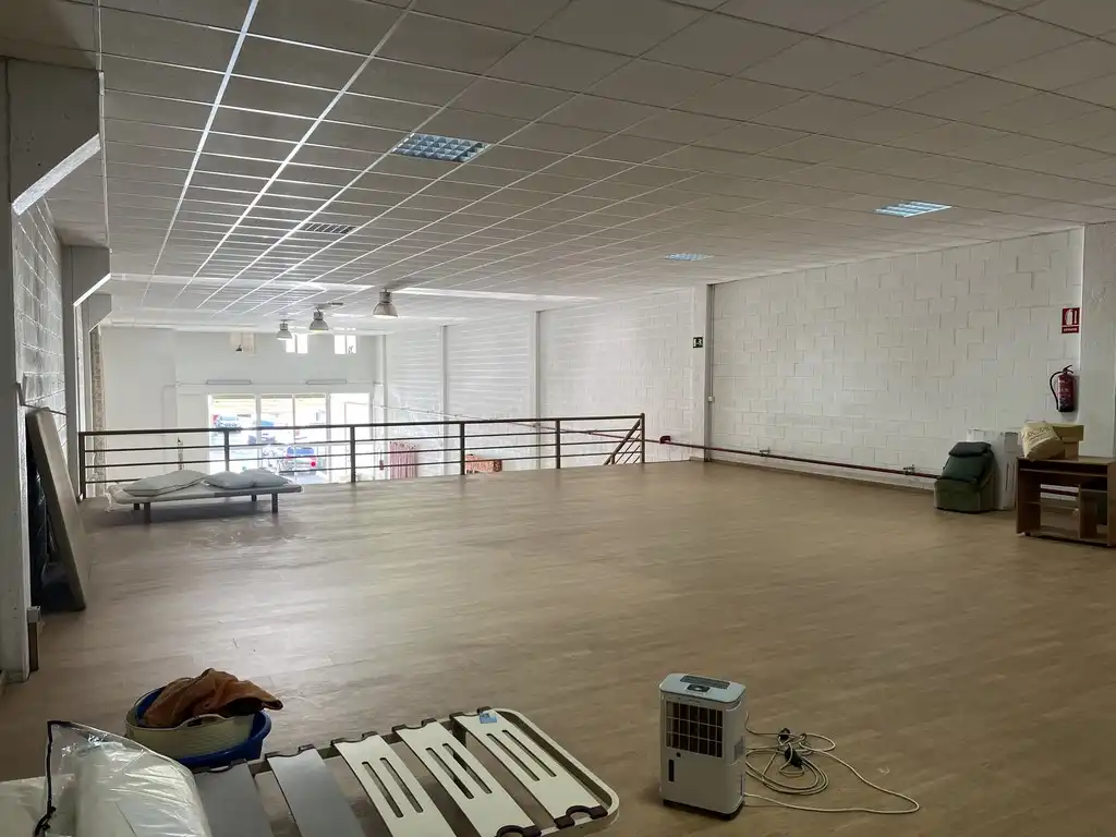 Nave industrial de alquiler en Ames