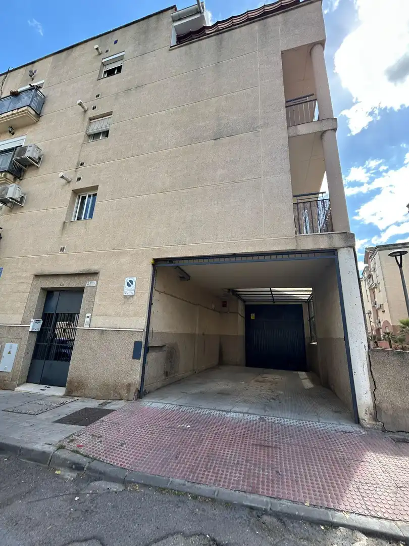 Parking de Piso en venta en Utrera con Terraza y Trastero