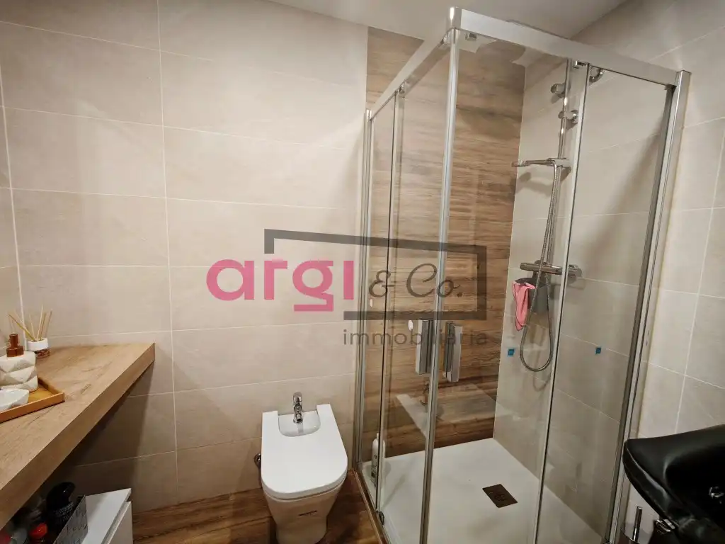 Baño de Ático en venta en Viladecans con Terraza y Balcón