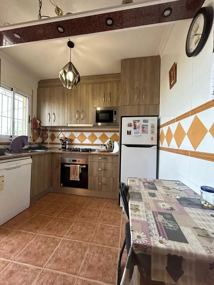Cocina de Dúplex en venta en Torrevieja con Aire acondicionado, Terraza y Piscina comunitaria