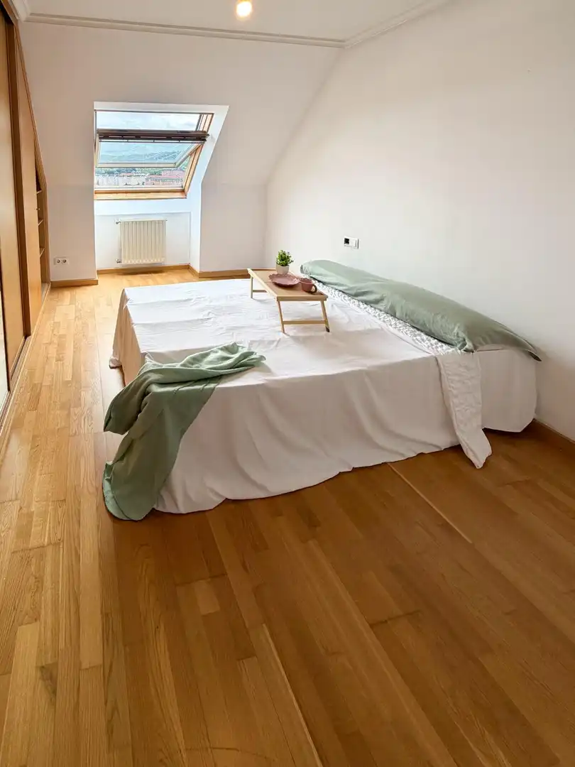 Bedroom of Attic for sale in Oviedo   with Heating, Parquet flooring and Storage room