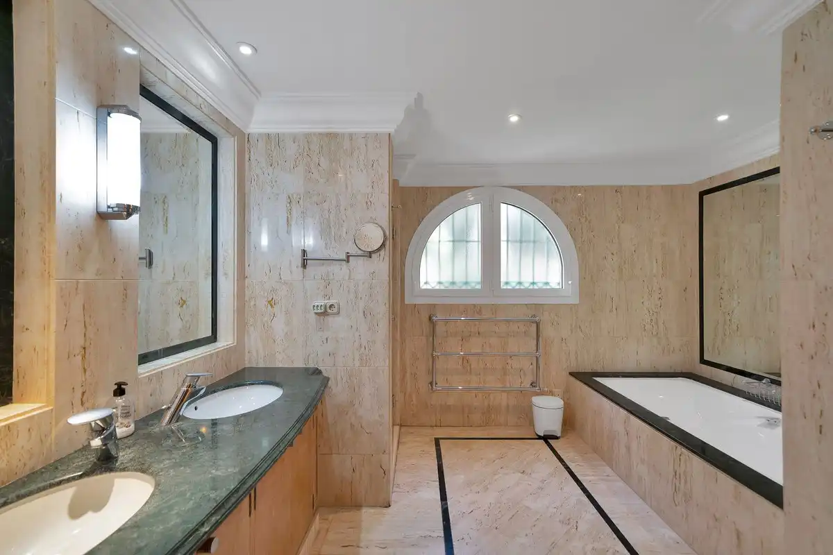 Casa amb piscina en venda a Elviria - Cabopino, imagen 34