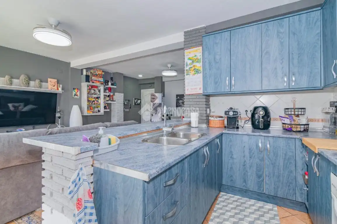 Kitchen of Flat for sale in Granada  with Air Conditioner