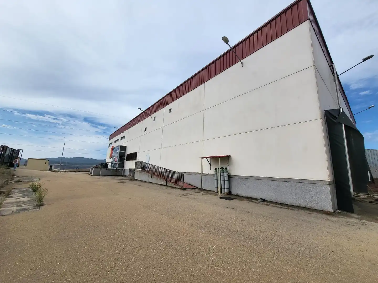 Vista exterior de Nau industrial en venda en Puertollano