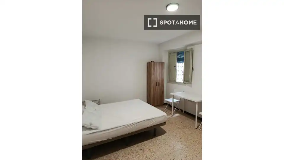 Bedroom of Flat for share in Carcaixent, Valencia