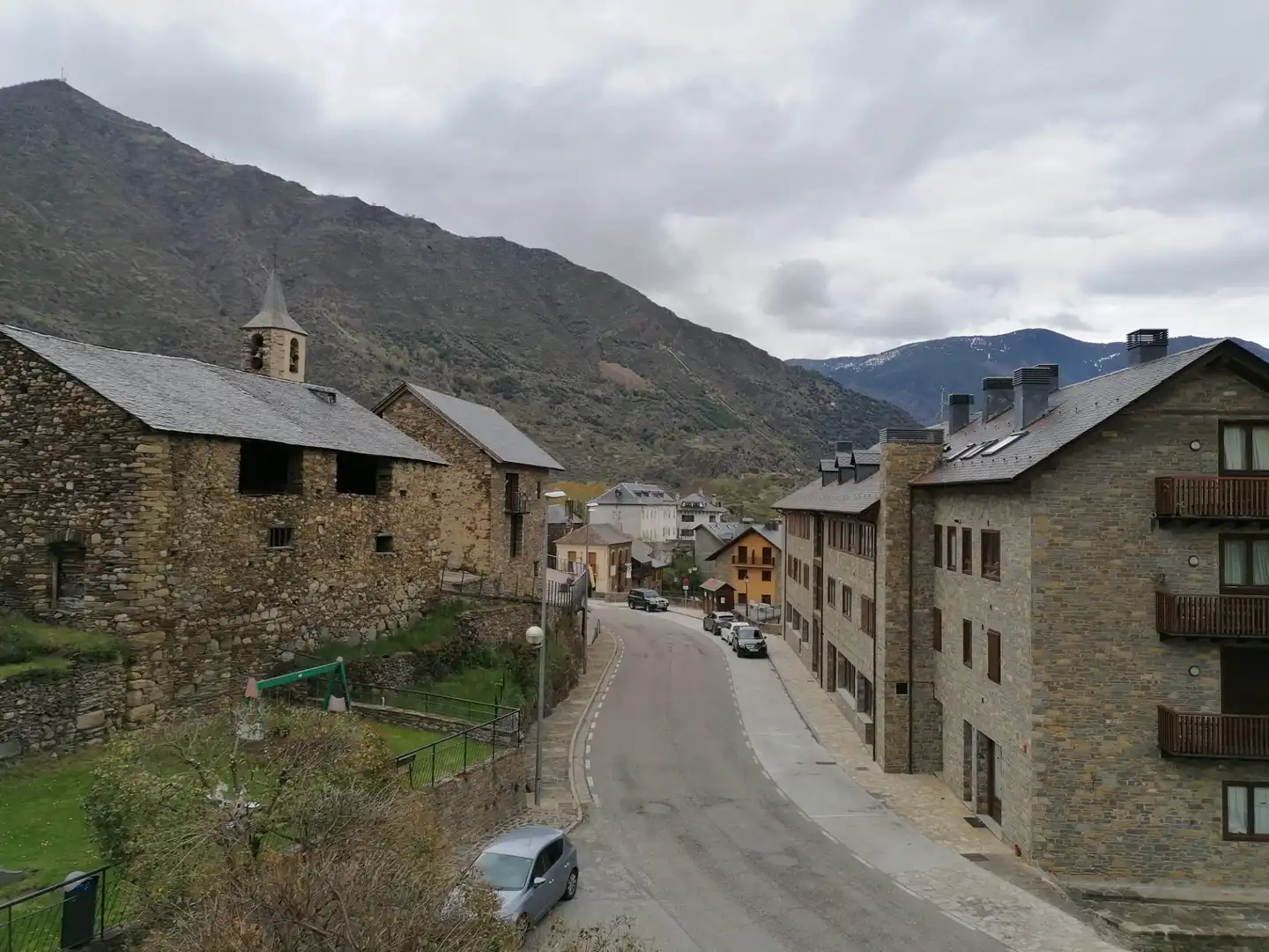Exterior view of Apartments for sale in Alt Àneu  with Heating and Furnished