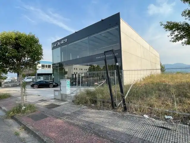Vista exterior de Nau industrial en venda en Ponferrada