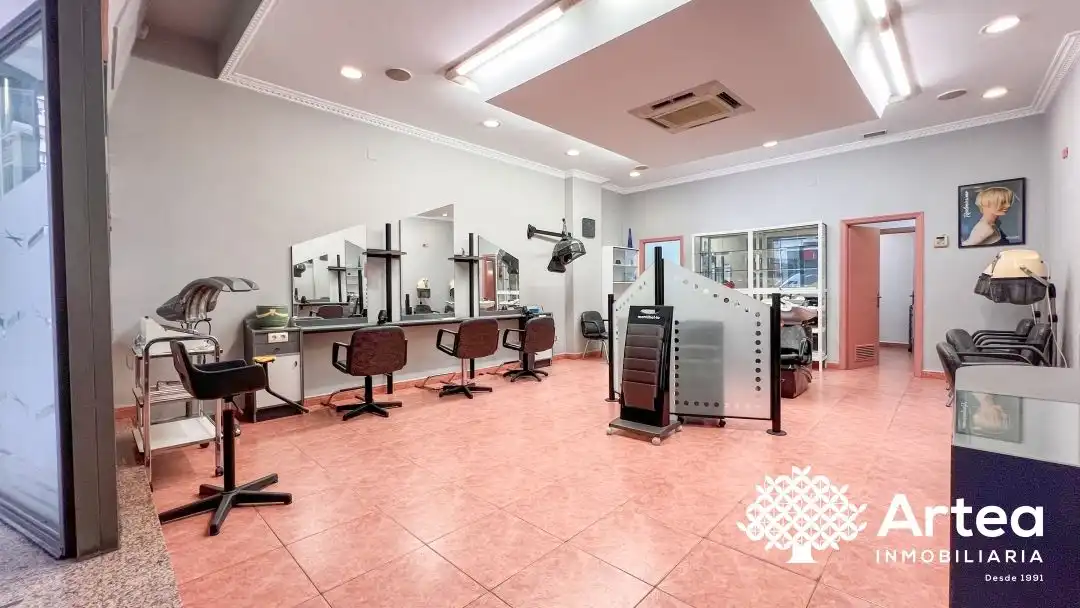 Local comercial en venda a Grupo Tomás Zubiría Ybarra, imagen 4