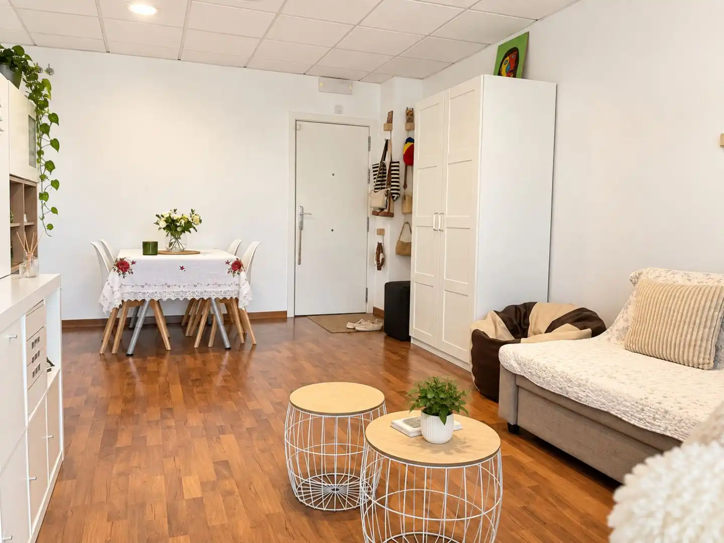 Sala d'estar de Pis en venda en San Sebastián de los Reyes amb Aire condicionat, Terrassa i Balcó