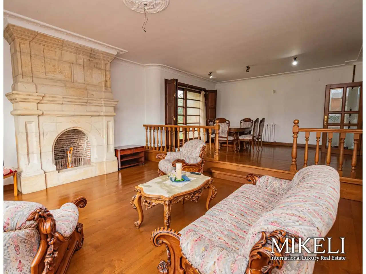 Sala de estar de Casa o chalet en venta en Santillana del Mar con Calefacción, Jardín privado y Parquet