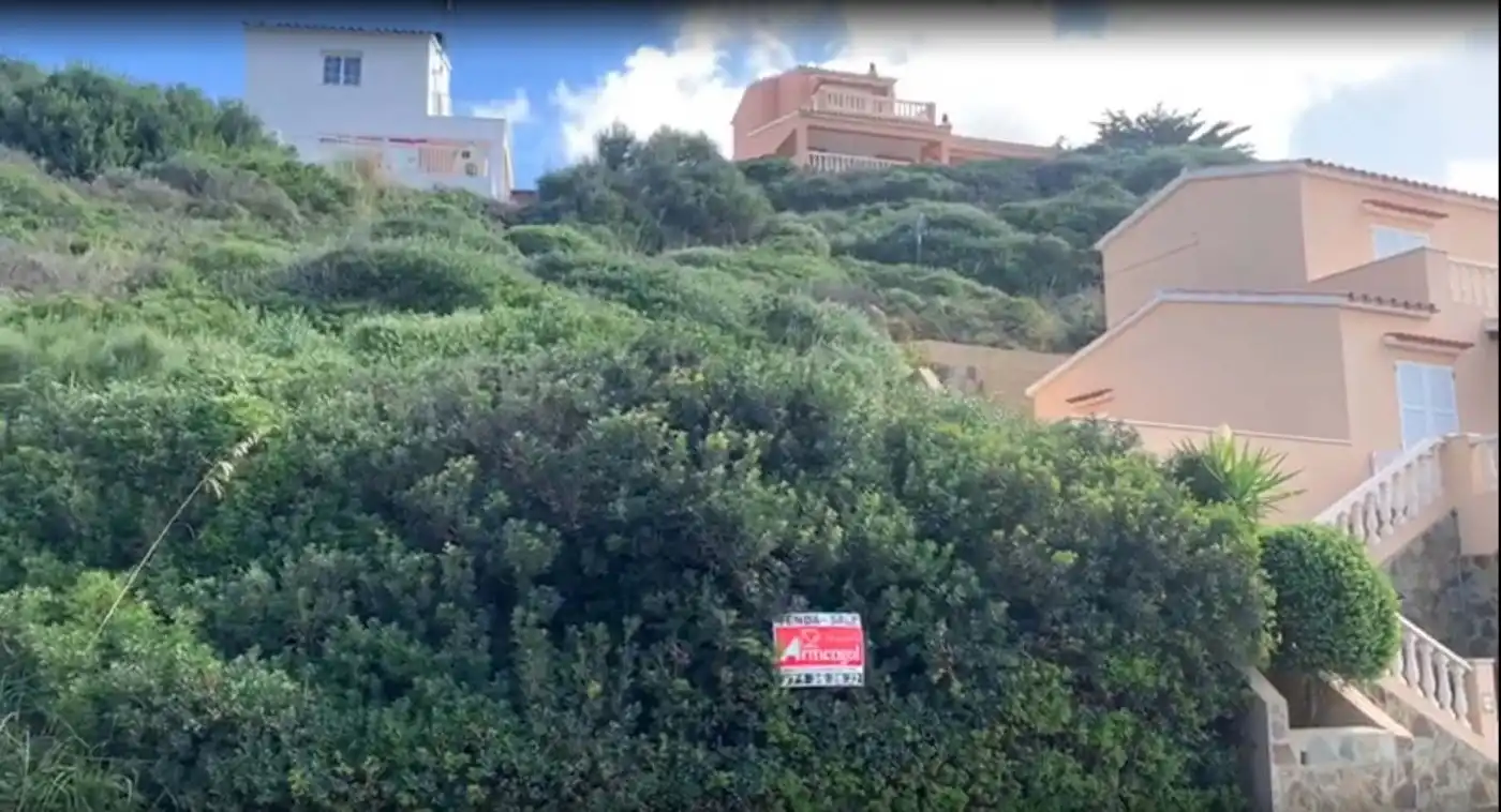 Terreno residencial en venta en Cala Llonga - Sa Mesquida