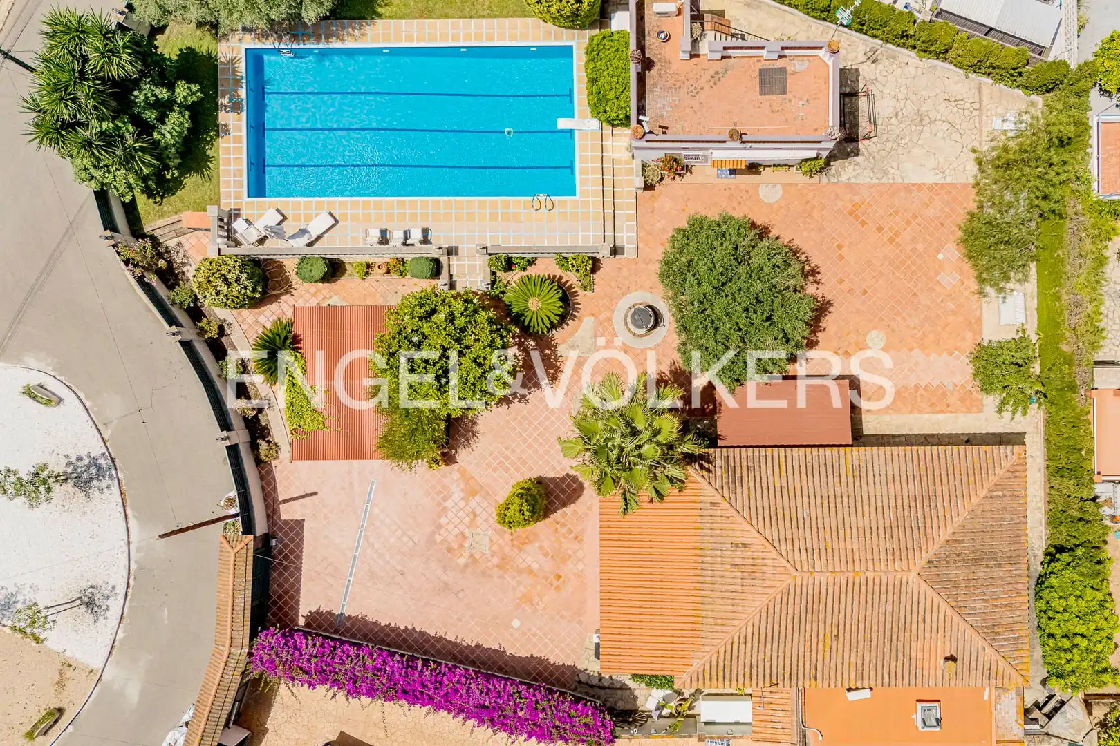 Vista exterior de Casa o xalet en venda en Torredembarra amb Aire condicionat, Calefacció i Jardí privat