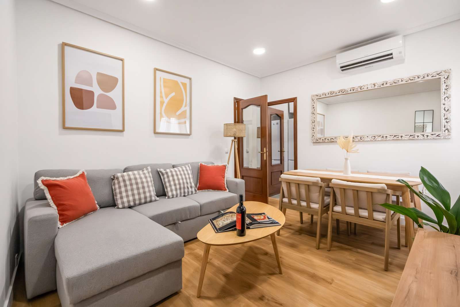 Sala d'estar de Estudi per a compartir en  Madrid Capital amb Aire condicionat i Terrassa
