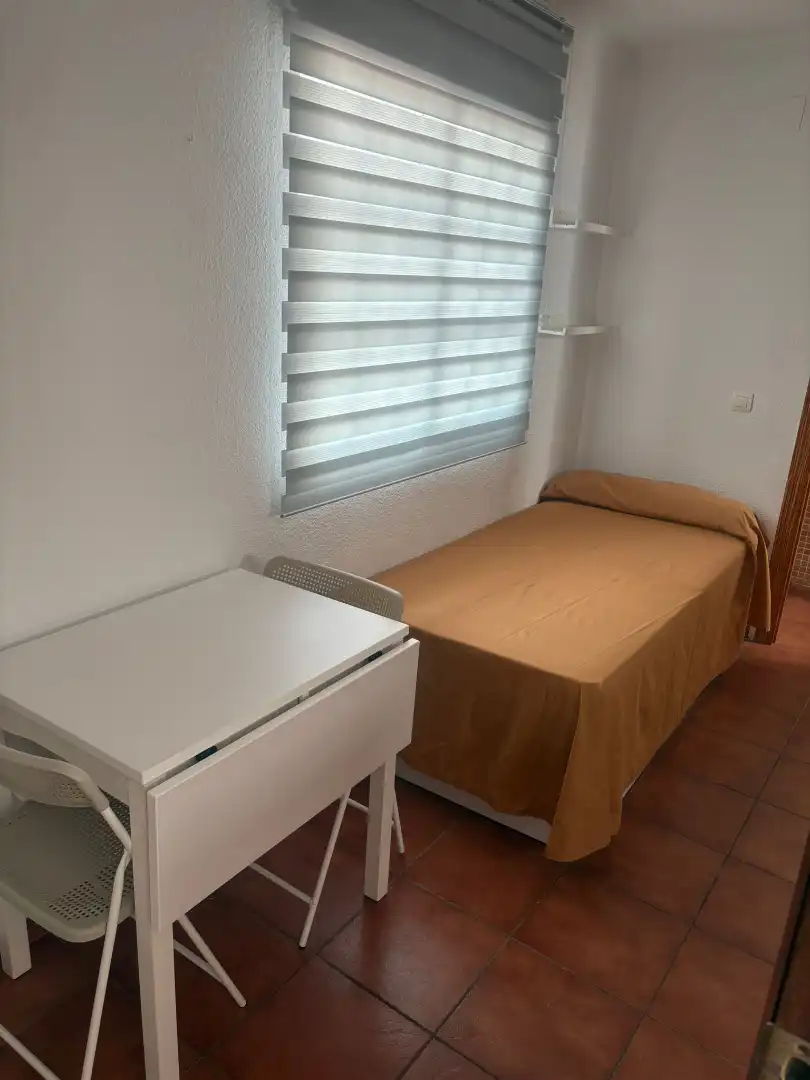Habitación de Estudio de alquiler en Huelva con Aire acondicionado, Calefacción y Terraza