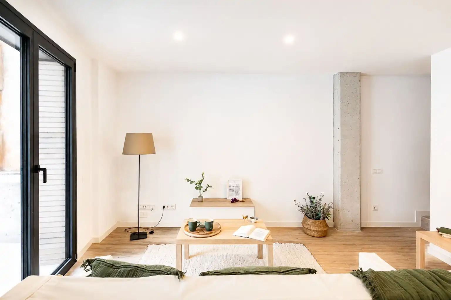 Sala d'estar de Dúplex en venda en Barcelona amb Aire condicionat, Calefacció i Jardí privat