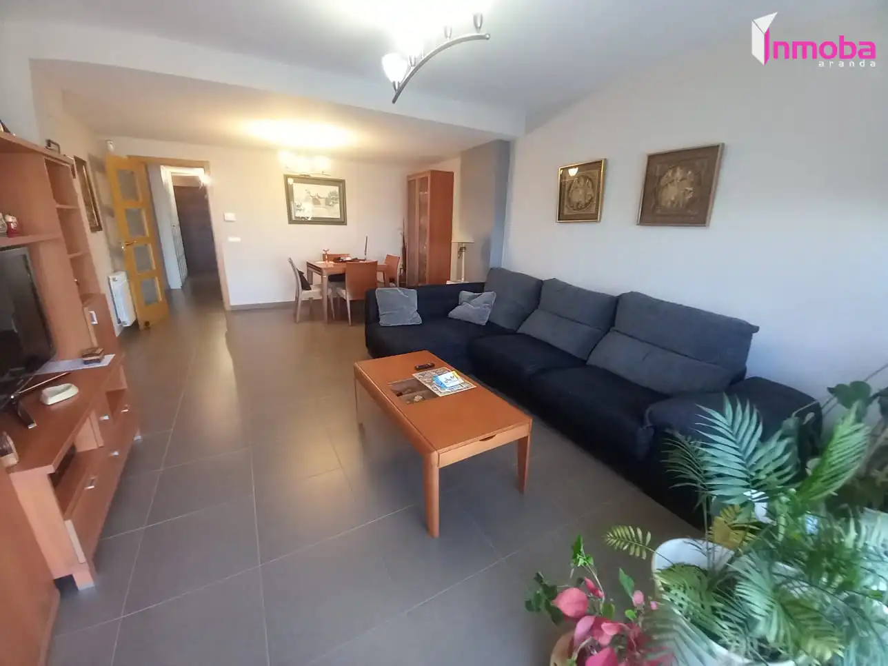 Sala d'estar de Casa o xalet en venda en Aranda de Duero amb Calefacció, Jardí privat i Parquet