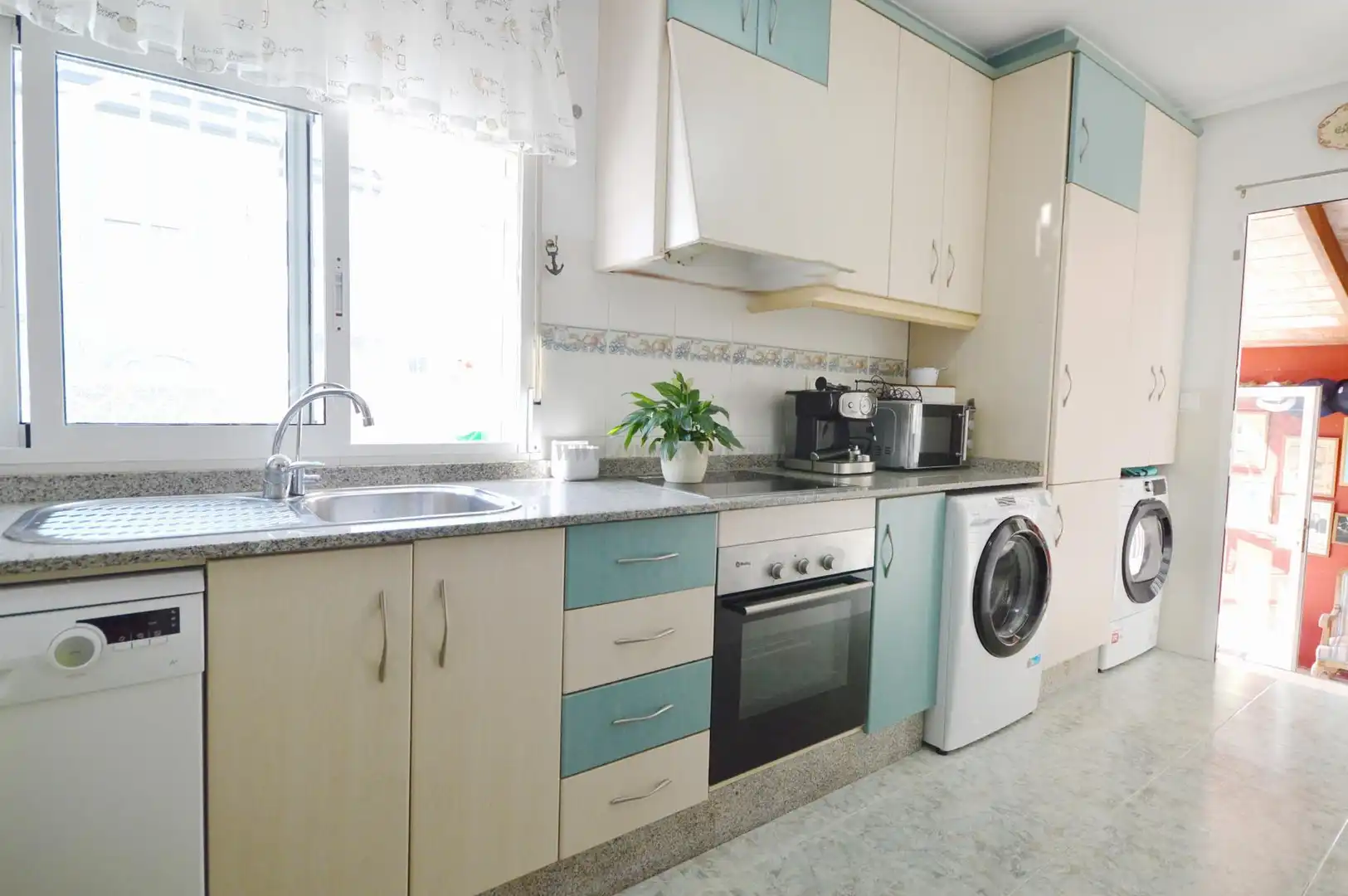 Cocina de Casa o chalet en venta en Torrevieja con Aire acondicionado, Calefacción y Terraza