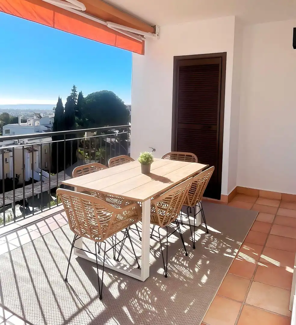 Apartment with pool to rent in La Quinta, imagen 3