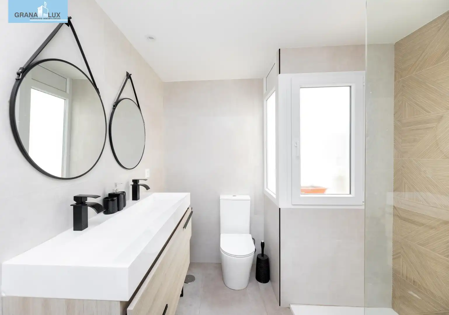 Badezimmer von Wohnung zur Miete in Granada mit Terrasse