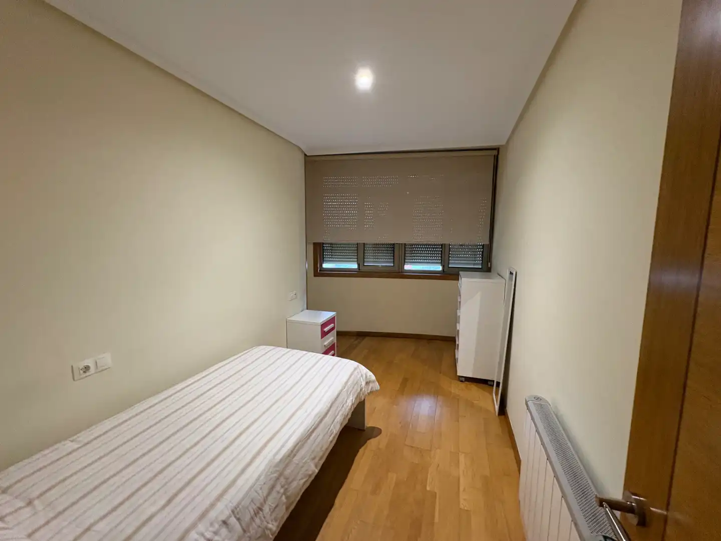 Habitación de Piso de alquiler en Ferrol con Calefacción, Parquet y Amueblado
