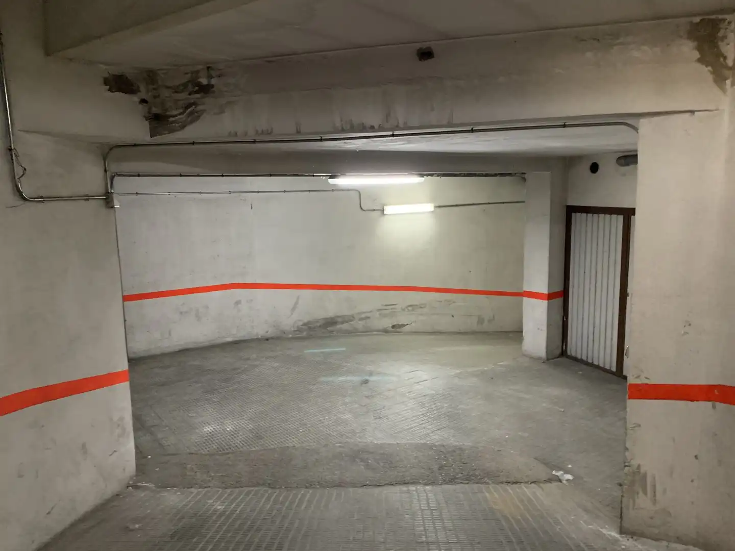 Parkplatz von Garage zum Verkauf in Benavente