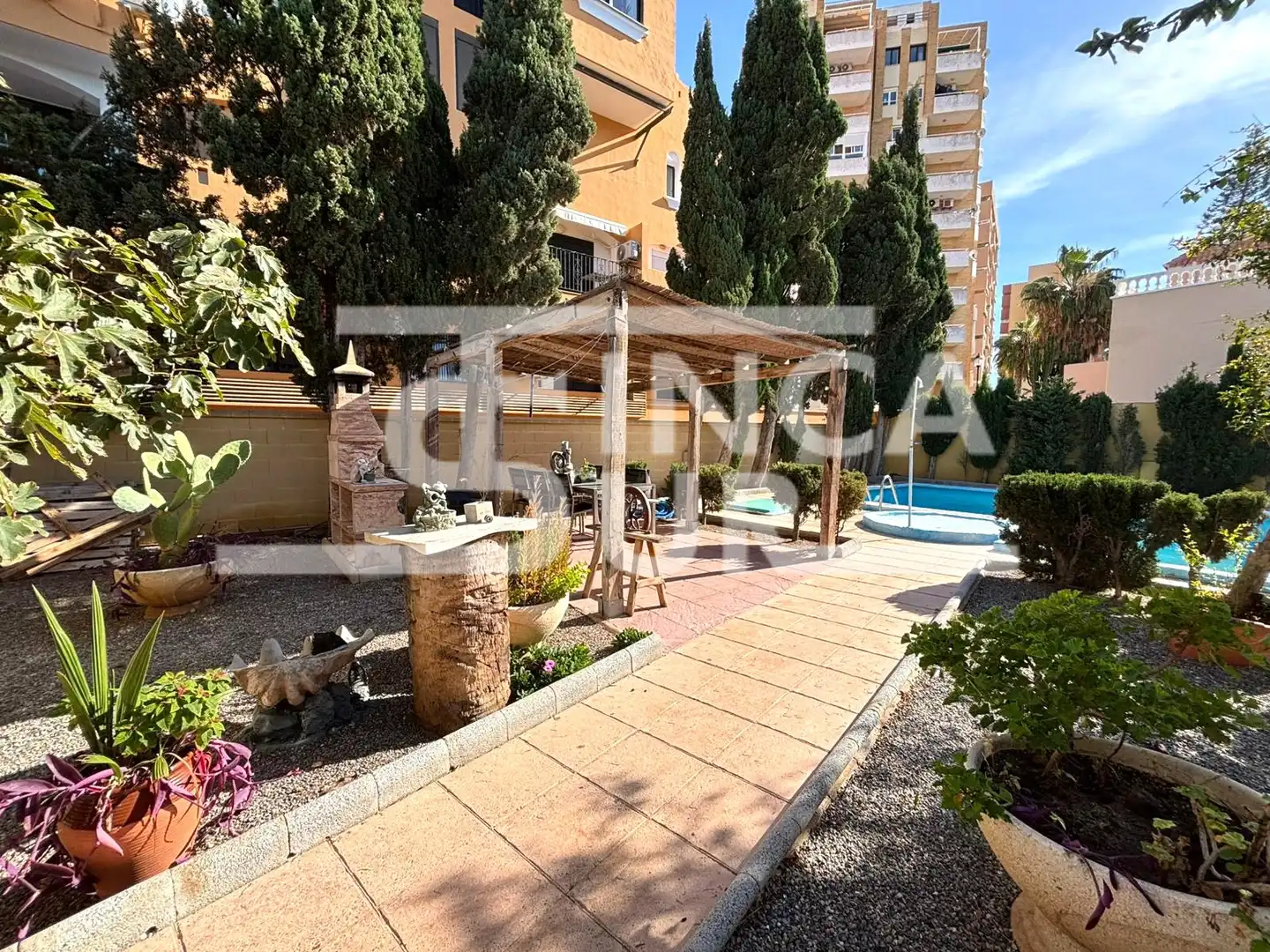 Vista exterior de Casa o chalet en venta en Roquetas de Mar con Aire acondicionado, Jardín privado y Terraza