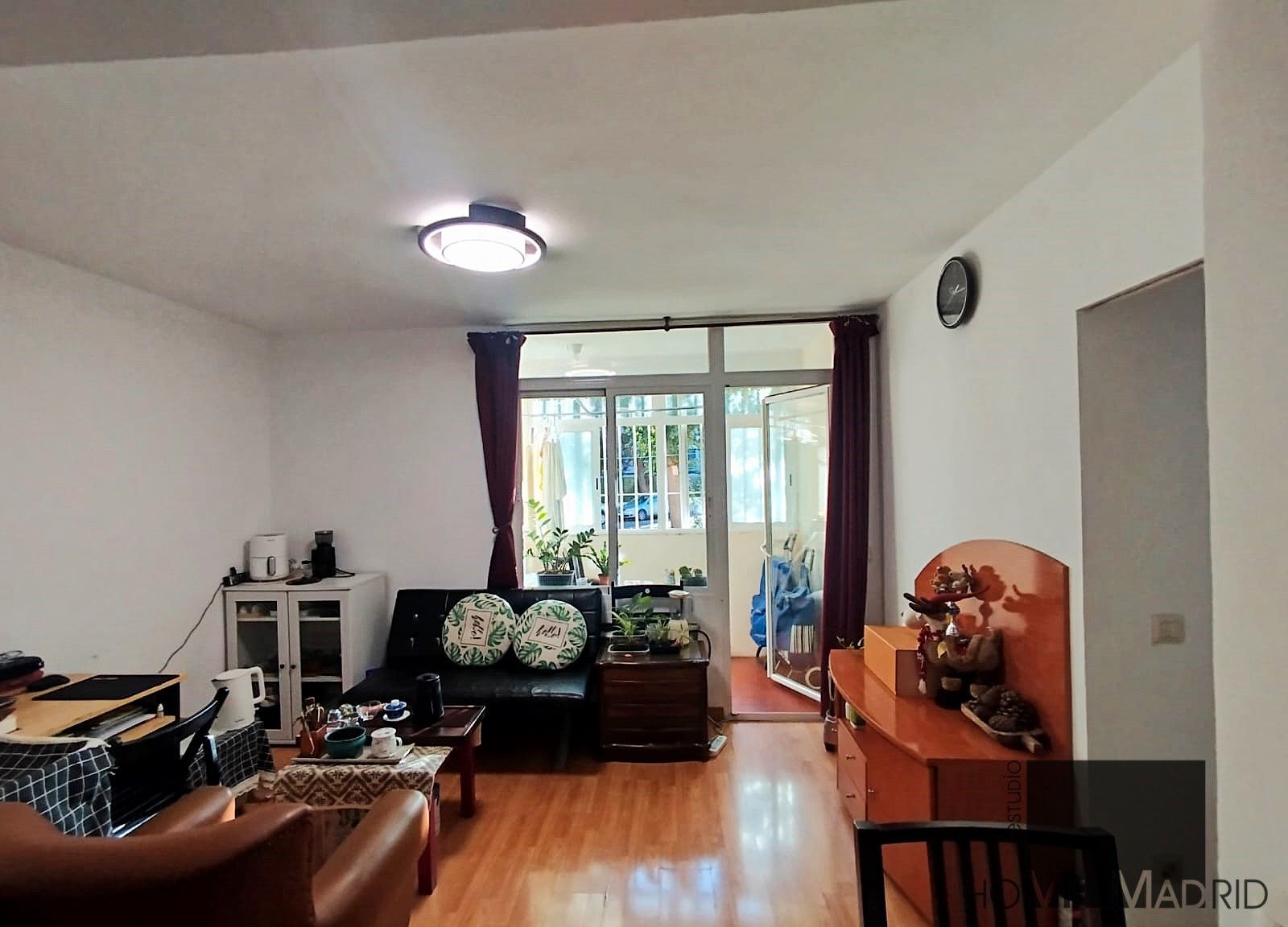 Sala d'estar de Pis en venda en  Madrid Capital amb Calefacció i Terrassa