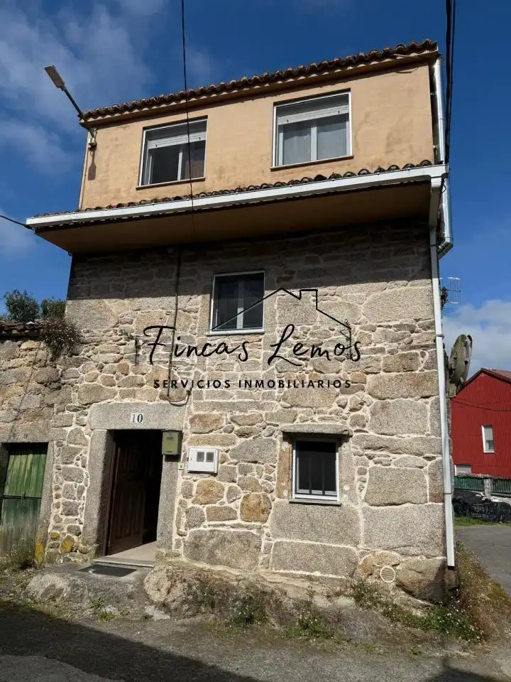 Vista exterior de Casa o xalet en venda en Vimianzo amb Calefacció i Moblat