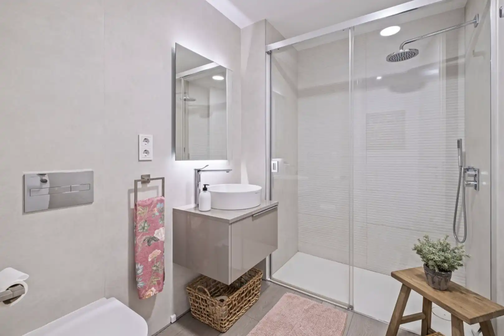 Bany de Apartament en venda en Estepona amb Aire condicionat, Jardí privat i Terrassa