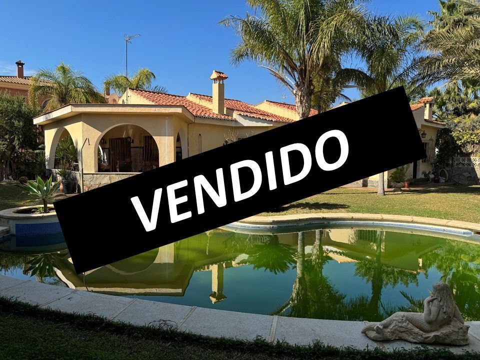 Exterior view of House or chalet for sale in Roquetas de Mar  with Air Conditioner, Private garden and Storage room