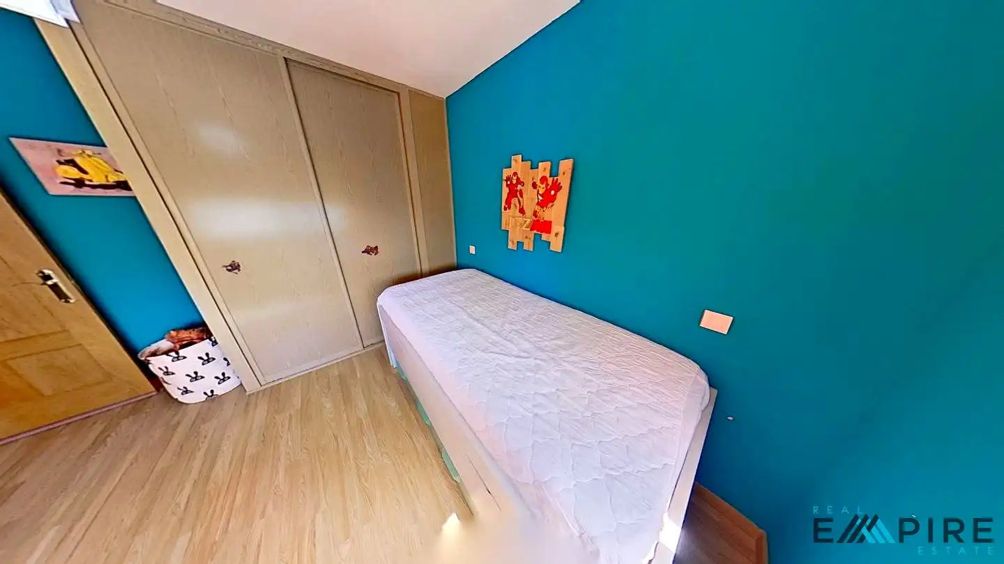 Dormitori de Casa adosada en venda en Noez amb Calefacció i Jardí privat
