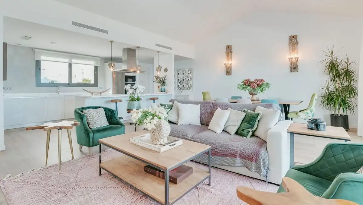 Sala de estar de Ático en venta en La Alcaidesa con Aire acondicionado, Calefacción y Jardín privado