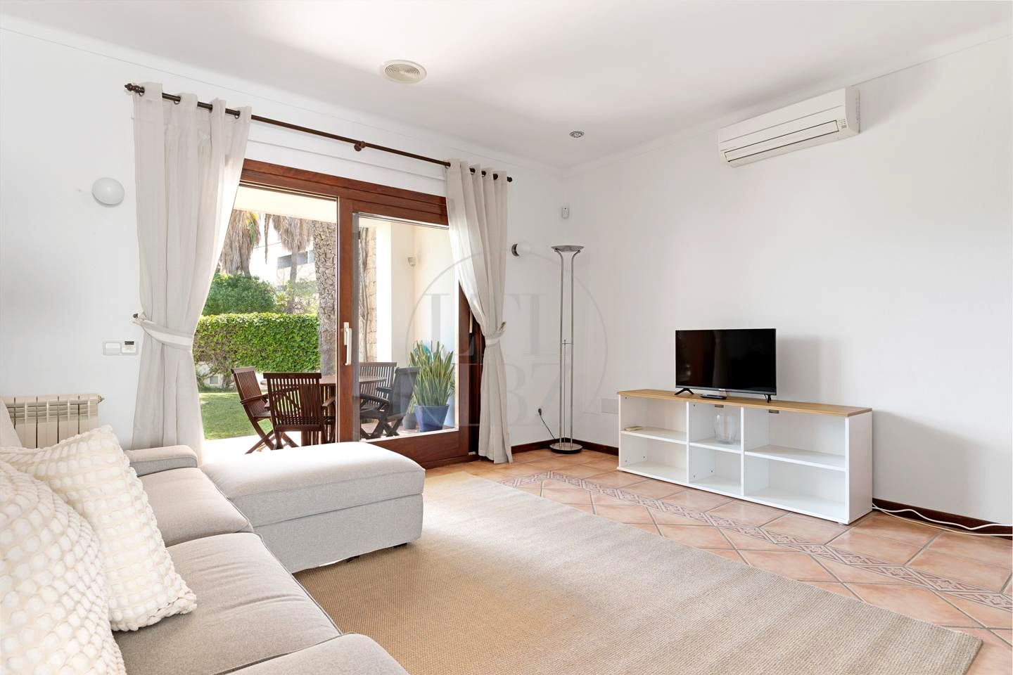 Sala d'estar de Dúplex de lloguer en Eivissa amb Aire condicionat, Terrassa i Moblat