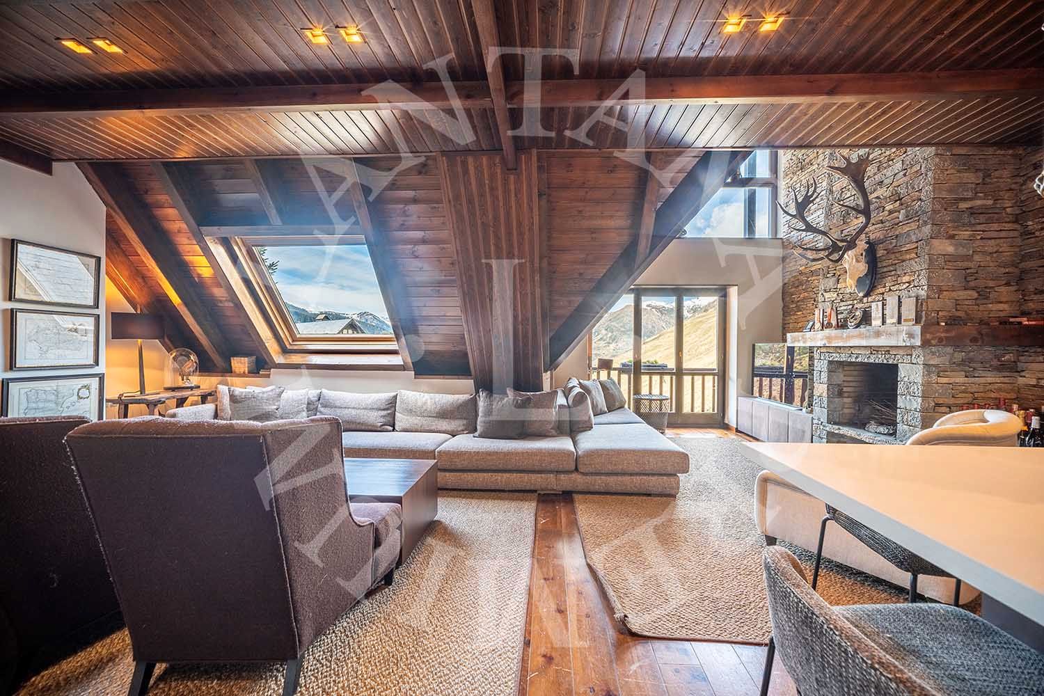 Sala de estar de Dúplex en venta en Naut Aran con Calefacción, Parquet y Trastero