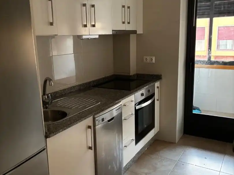 Kitchen of Flat for rent in O Burgo - Campus Universitario