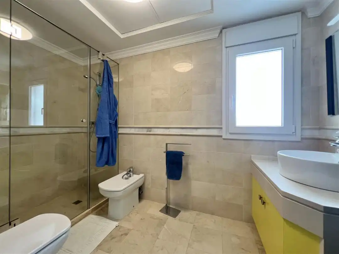 Baño de Casa o chalet en venta en Marbella con Jardín privado, Terraza y Trastero