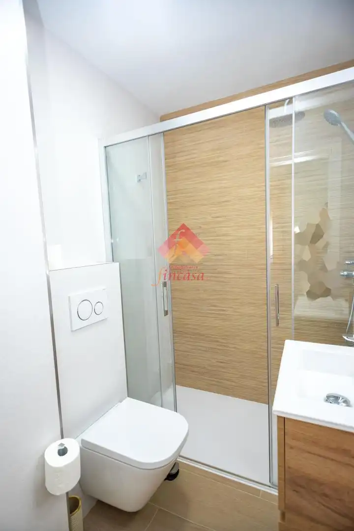 Bathroom of Flat for sale in Ronda  with Heating, Terrace and Furnished