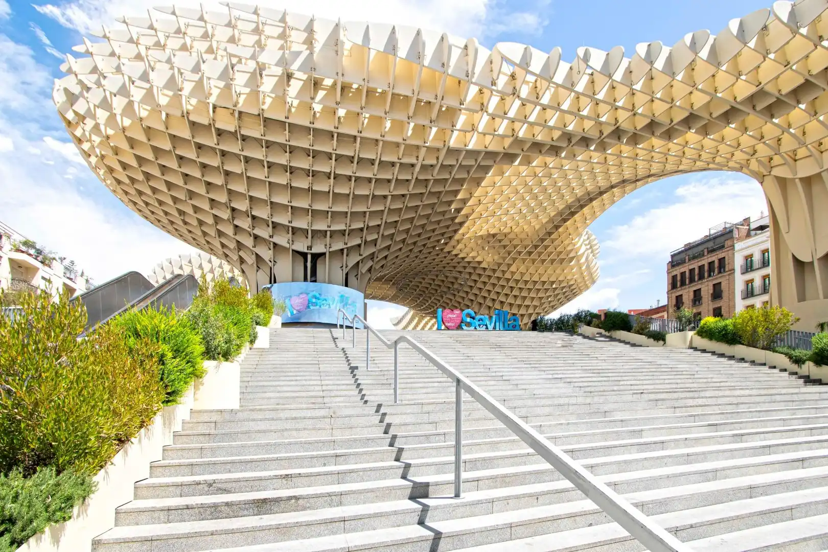 Vista exterior de Piso en venta en Sevilla con Aire acondicionado, Calefacción y Balcón