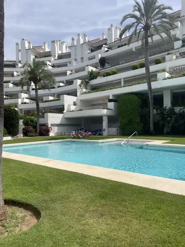 Vista exterior de Dúplex en venda en Marbella amb Aire condicionat, Calefacció i Terrassa