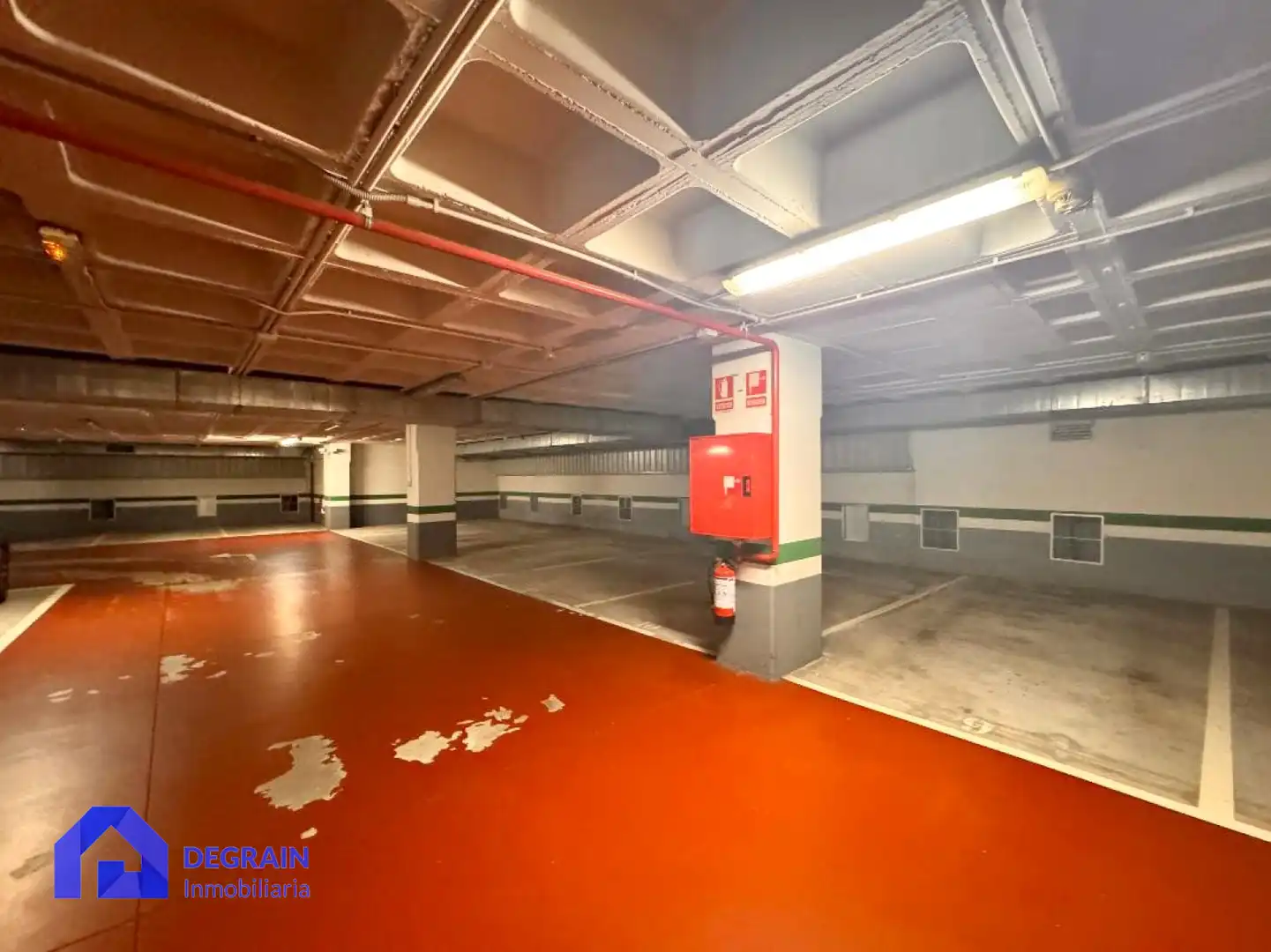 Parking de Oficina de alquiler en Oviedo 
