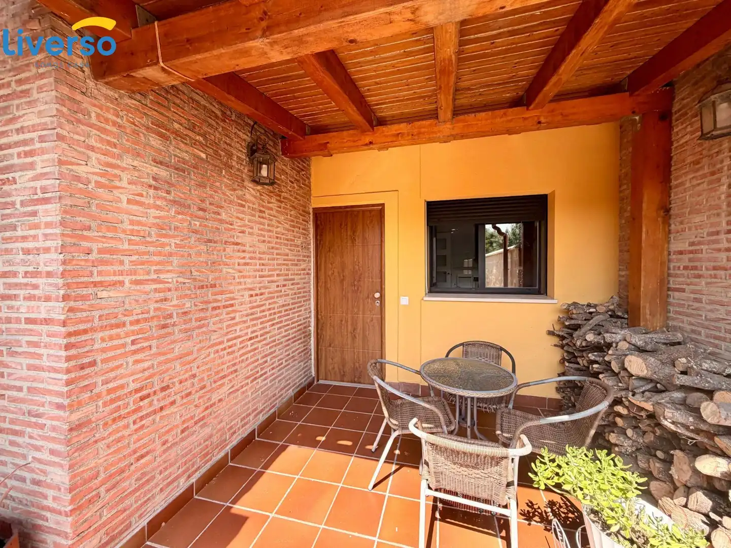 Terrassa de Casa adosada en venda en Alfoz de Quintanadueñas amb Calefacció, Terrassa i Traster