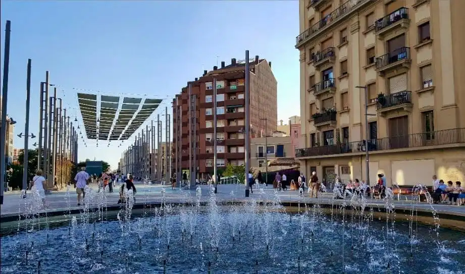 Vista exterior de Pis en venda en Barcelona amb Terrassa i Balcó