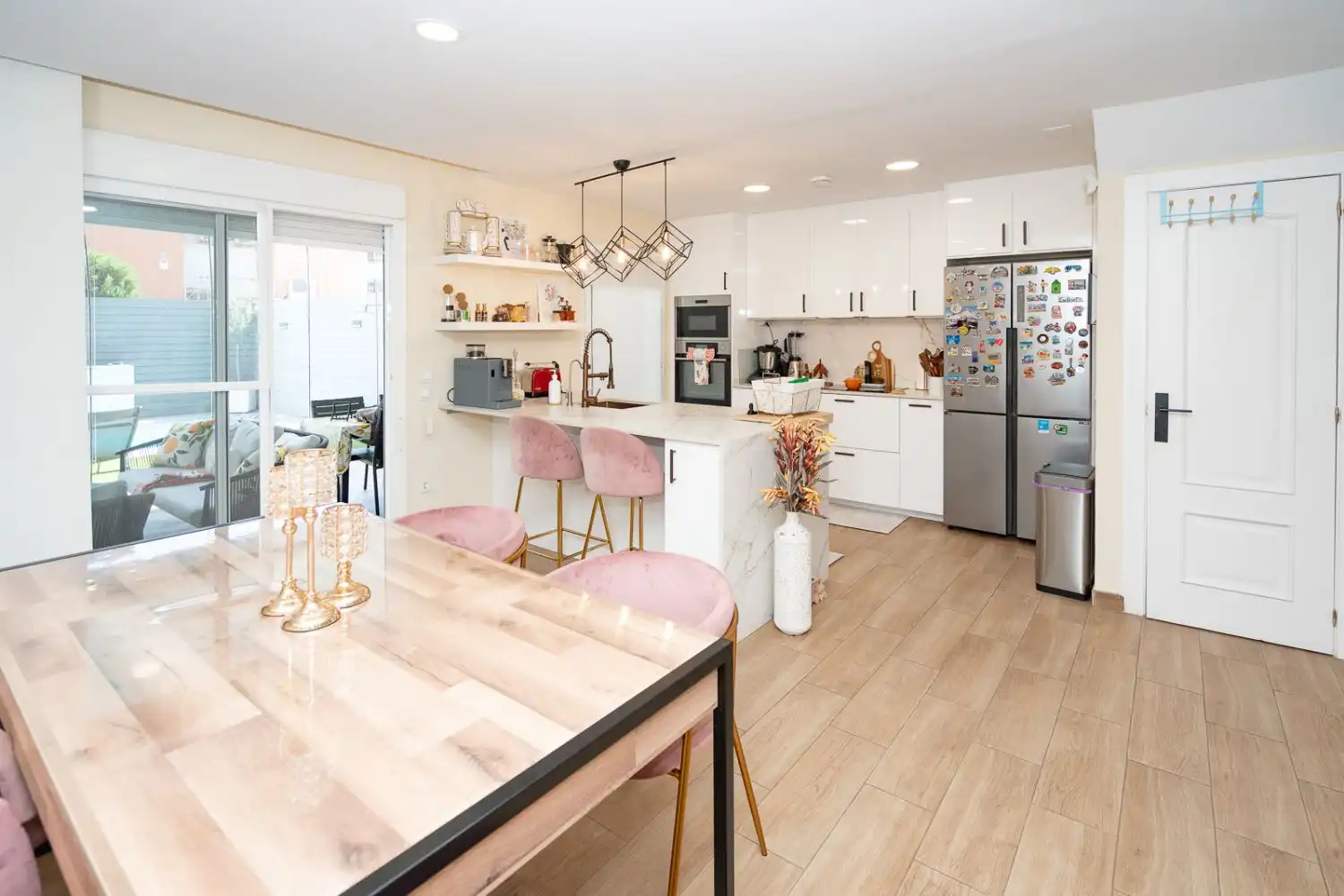 Kitchen of Detached homes for sale in Laguna Park