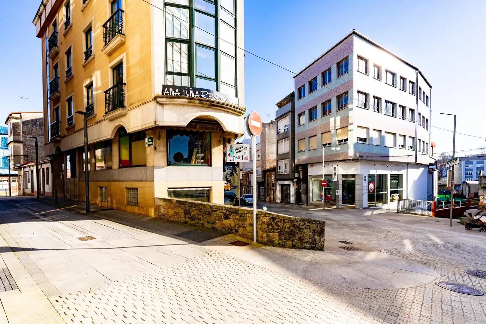 Außenansicht von Geschaftsraum zum Verkauf in Carballo