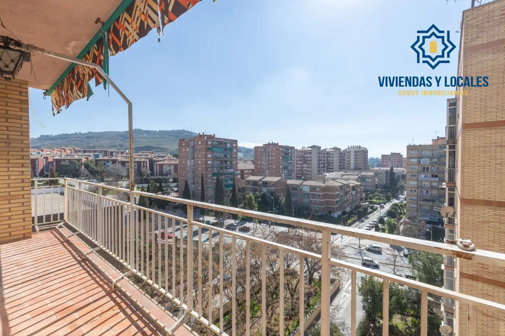 Vista exterior de Piso en venta en Granada con Terraza