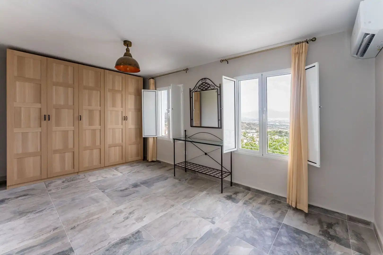 Bedroom of Detached homes for sale in Alhaurín El Grande